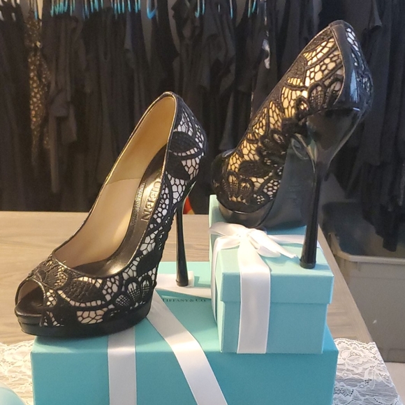 Vintage authentic Alexander McQueen peep toe pumps - Picture 2 of 14